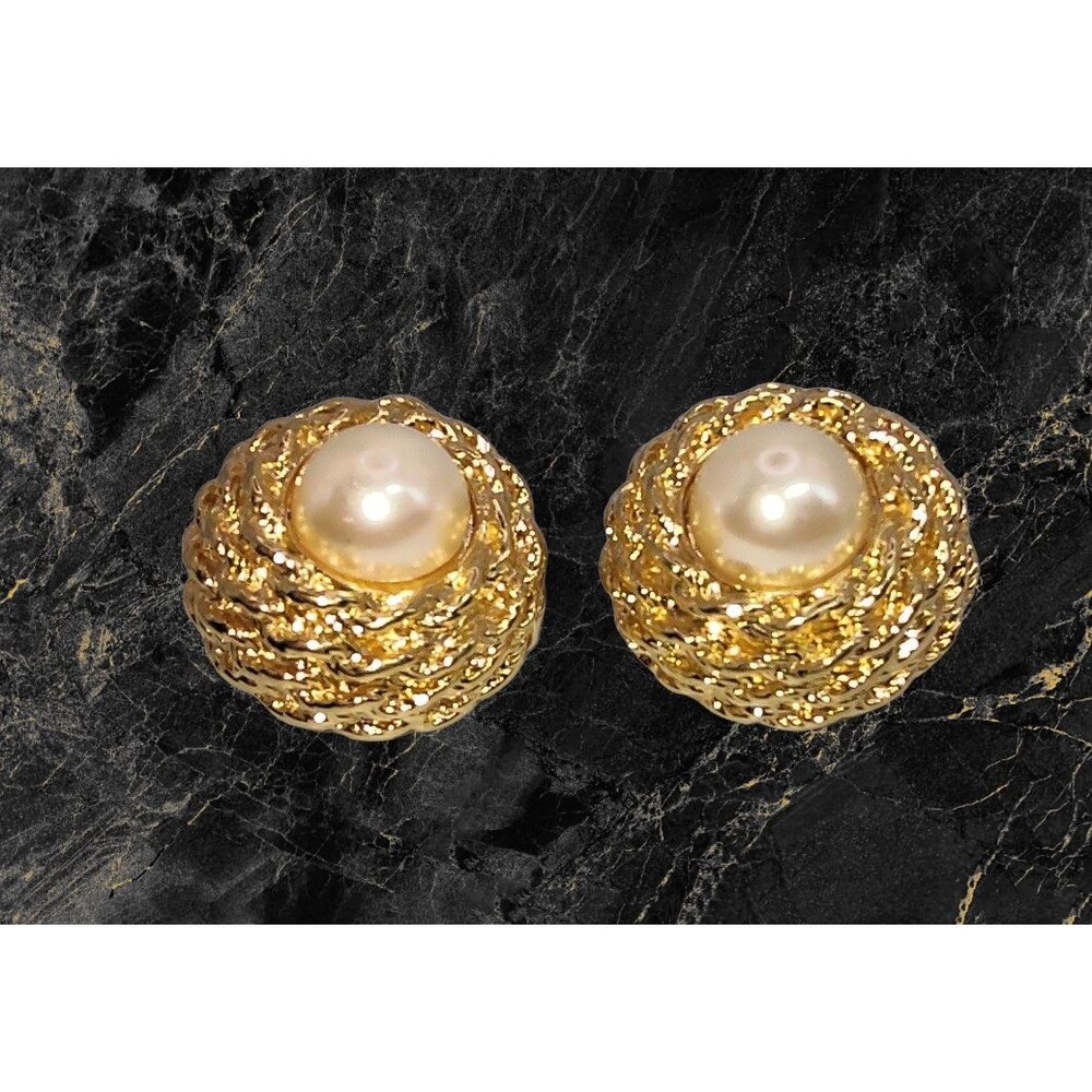 VINTAGE ST. JOHN'S EARRINGS Faux Pearl Twisted Rope Nest Clip On 1" Wide